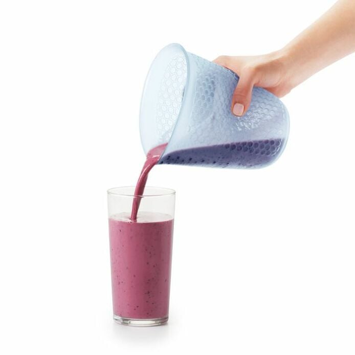 4 Cup Squeeze & Pour Measuring Cup - Image 3