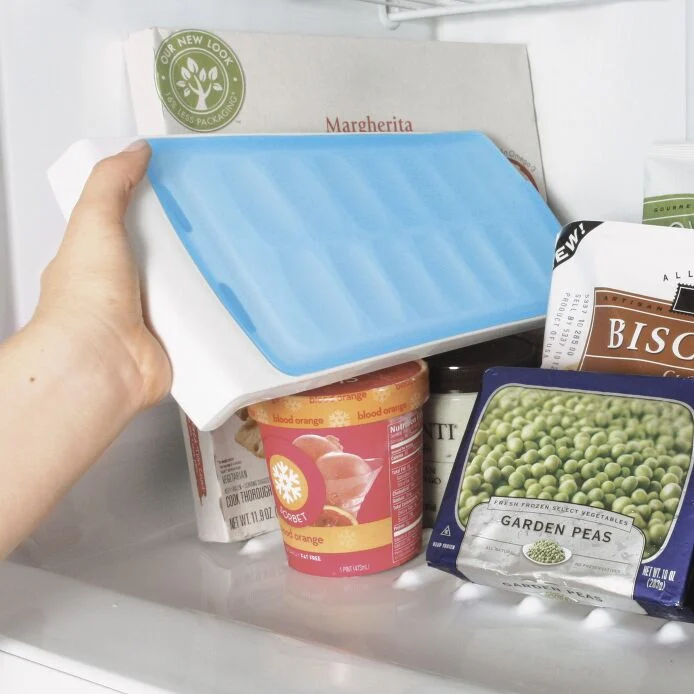 No-Spill Ice Cube Tray - Image 3