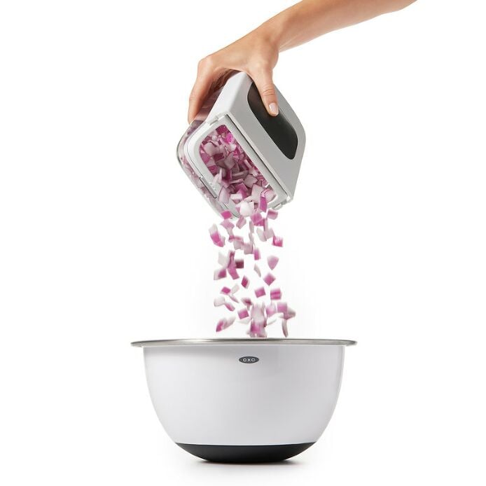 Vegetable Chopper with Easy-Pour Opening - Image 2