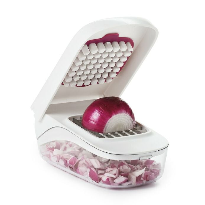 Vegetable Chopper with Easy-Pour Opening - Image 6