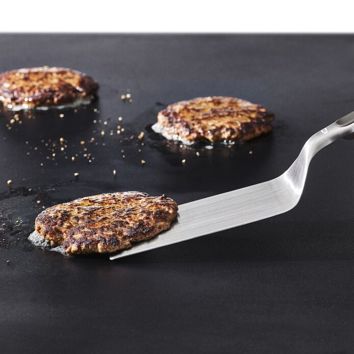 OXO Outdoor Griddle Turner - Image 4