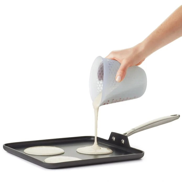 2 Cup Squeeze & Pour Silicone Measuring Cup - Image 2