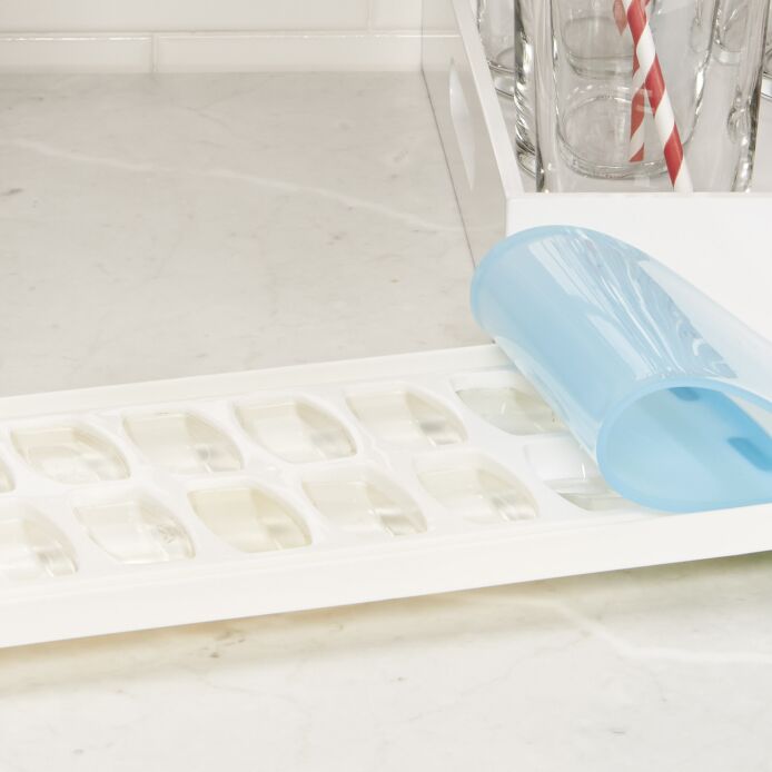 No-Spill Ice Cube Tray - Image 4