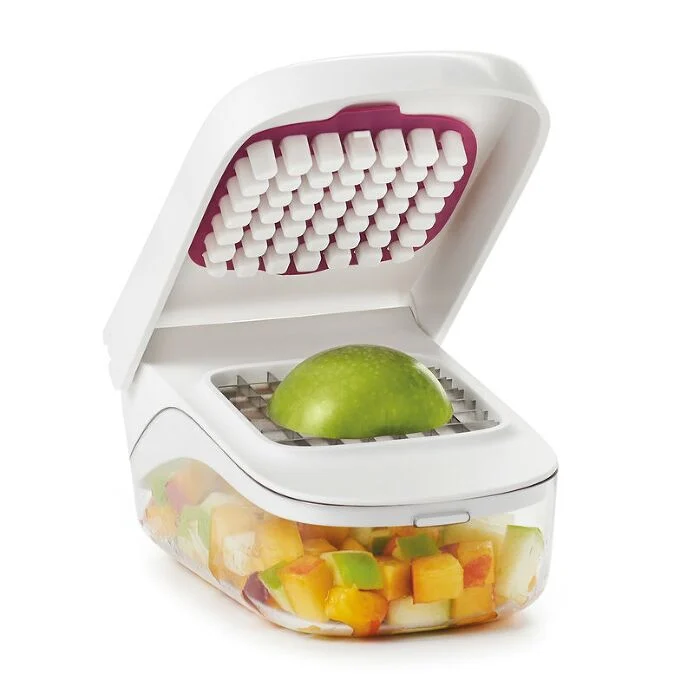 Vegetable Chopper with Easy-Pour Opening - Image 7